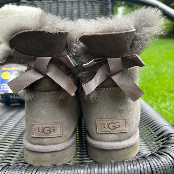 UGG Mini Bailey Bow II Boot Grey women’s Size 10 (US) - Picture 5 of 16